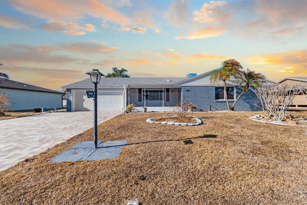 1617 VINCENNES DRIVE SUN CITY CENTER, FL 33573