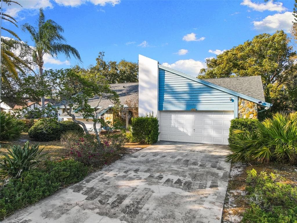 2700 SEDGEFIELD COURT E CLEARWATER, FL 33761