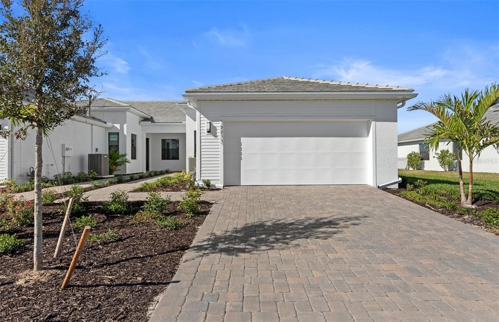 18833 INDIAN ROCK PLACE LAKEWOOD RANCH, FL 34211