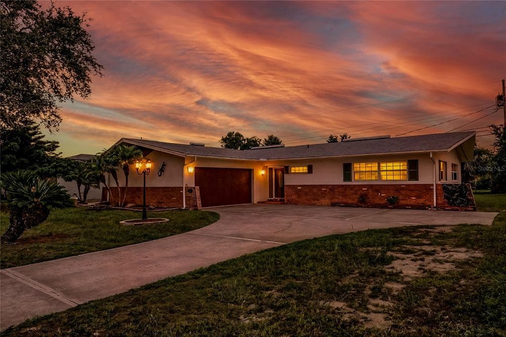 13883 JAMAICA DRIVE SEMINOLE, FL 33776