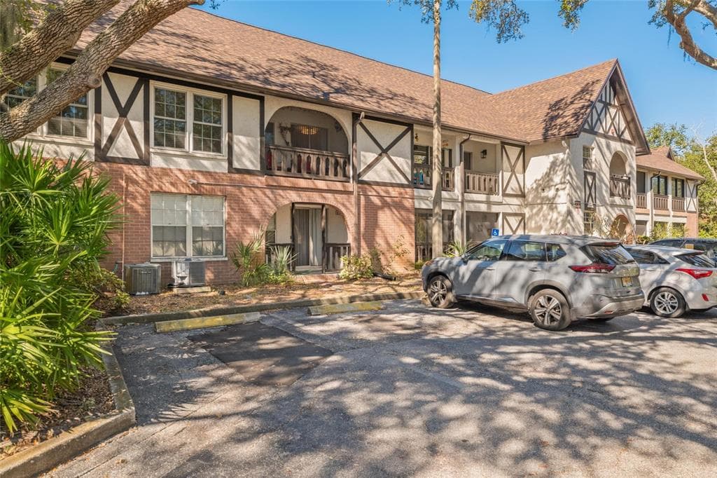 230 N BAYSHORE BOULEVARD UNIT 106 CLEARWATER, FL 33759