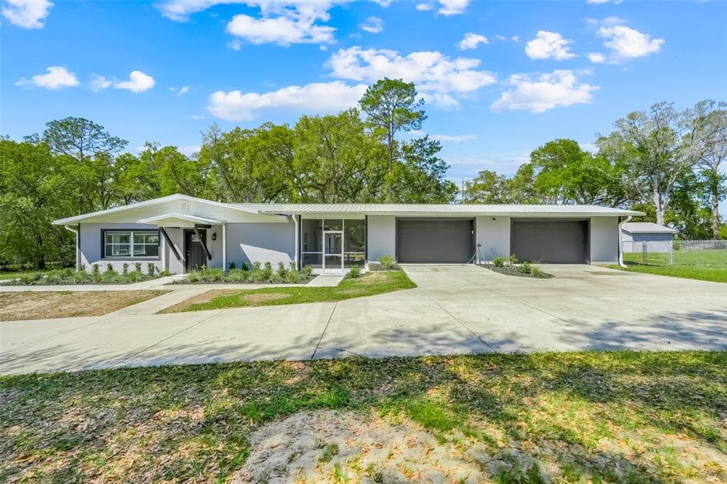 311 GRIFFIN VIEW DRIVE LADY LAKE, FL 32159