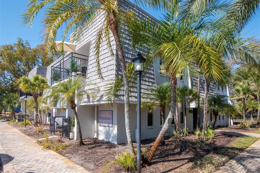 708 LYNDHURST STREET UNIT 123 DUNEDIN, FL 34698