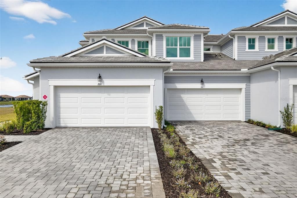 17375 MOONFLOWER DRIVE UNIT 201 VENICE, FL 34293