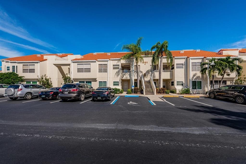 6151 BAHIA DEL MAR BOULEVARD UNIT 120 ST PETERSBURG, FL 33715