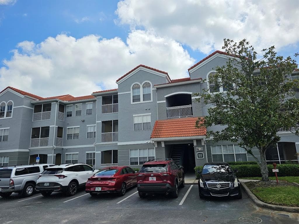 18001 RICHMOND PLACE DRIVE UNIT 716 TAMPA, FL 33647