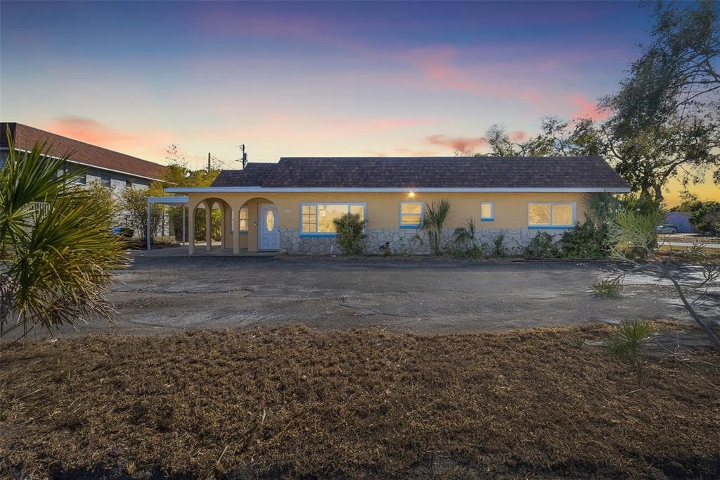6098 22ND AVENUE N ST PETERSBURG, FL 33710