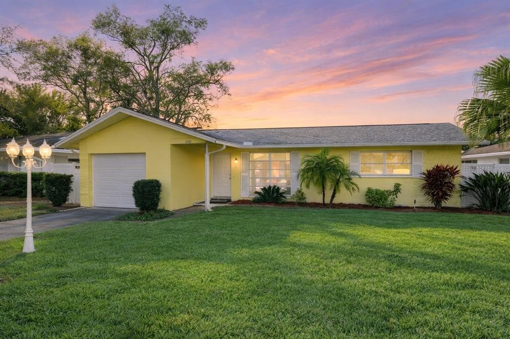 2589 REDWOOD CIRCLE CLEARWATER, FL 33763