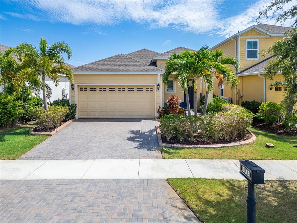 303 BLACKROCK LANE APOLLO BEACH, FL 33572