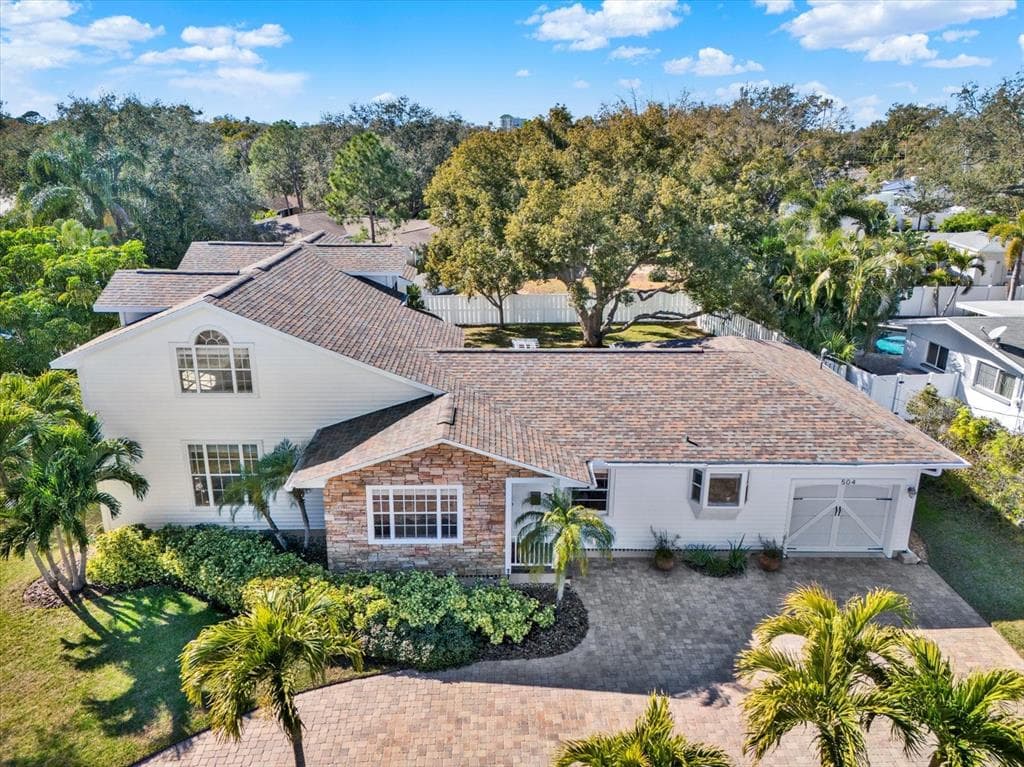 504 FAIRVIEW ROAD BELLEAIR, FL 33756