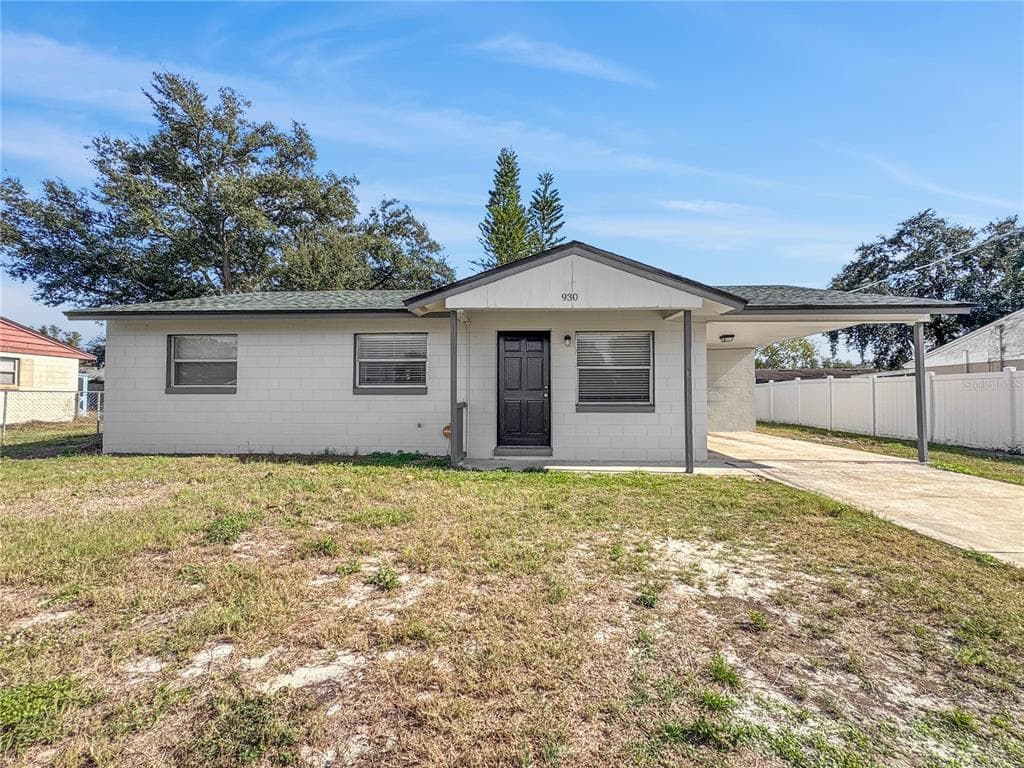 930 N 10TH STREET EAGLE LAKE, FL 33839