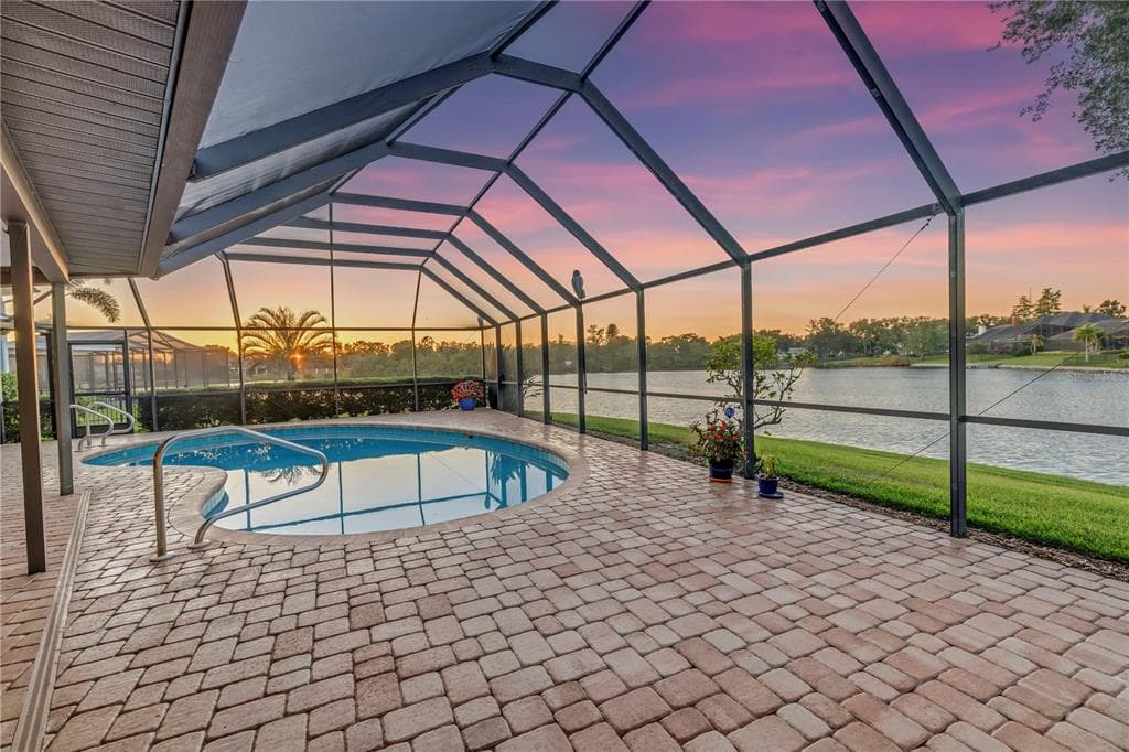 771 SUWANNEE COURT NE ST PETERSBURG, FL 33702