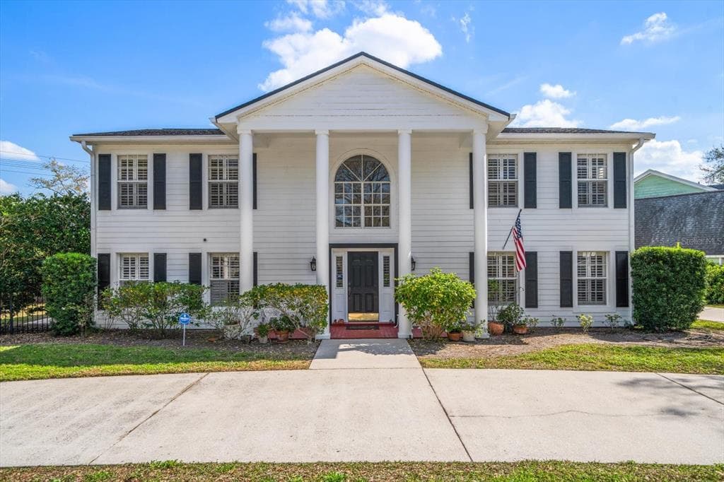 2102 S FORE CIRCLE TAMPA, FL 33612