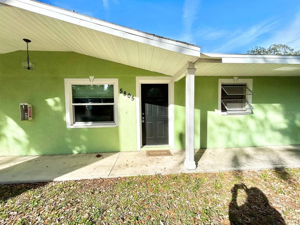 5805 DELAWARE AVENUE NEW PORT RICHEY, FL 34652