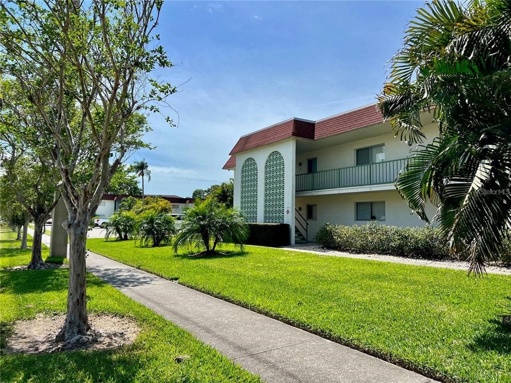 3500 BENEVA ROAD UNIT 305 SARASOTA, FL 34232