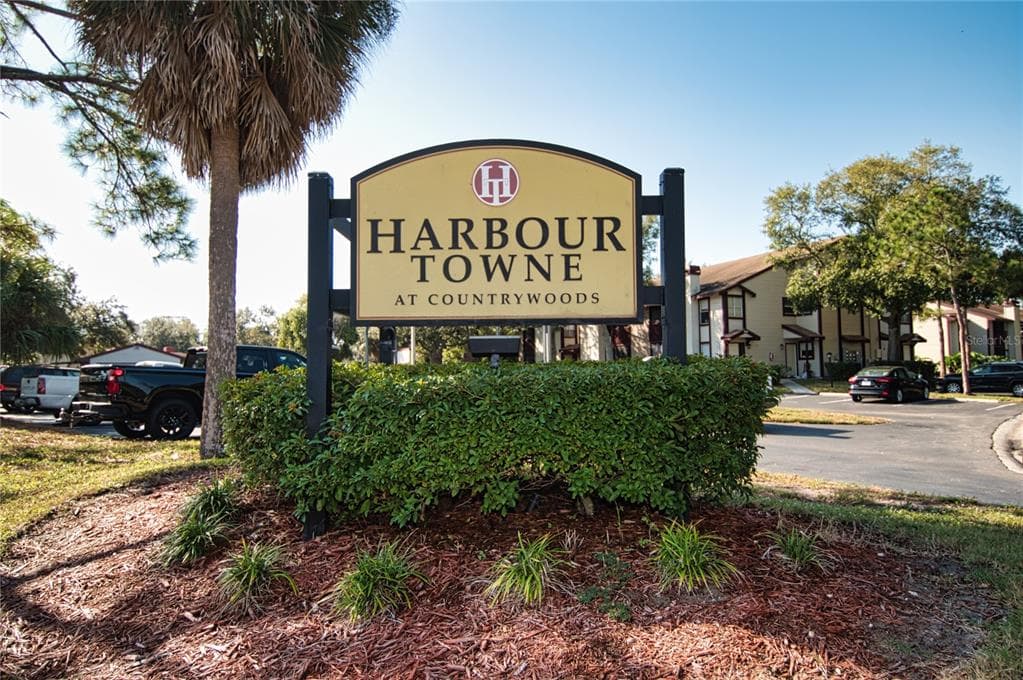 1793 HAMPTON LANE UNIT 110 PALM HARBOR, FL 34683