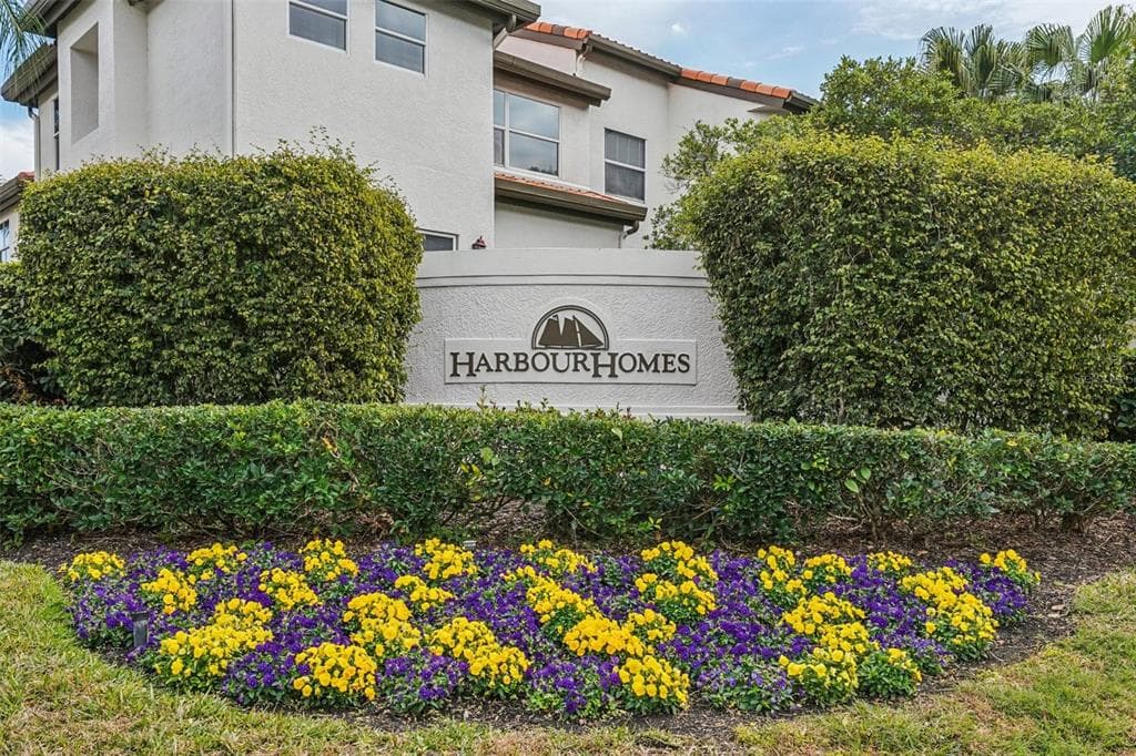 602 SEABREEZE COURT TAMPA, FL 33602