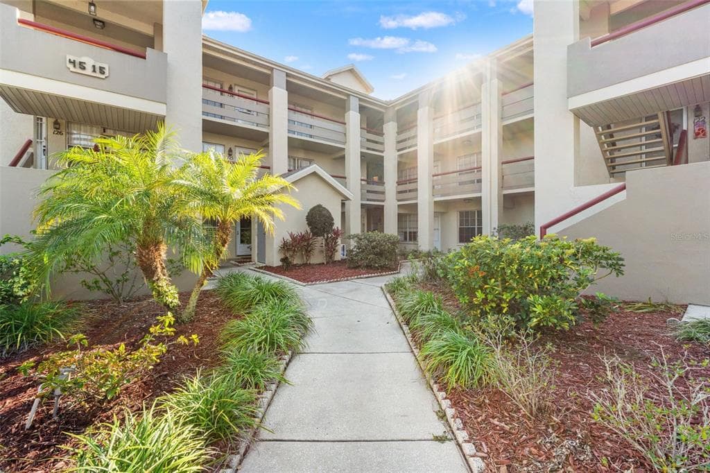 4515 WHITTON WAY UNIT 124 NEW PORT RICHEY, FL 34653