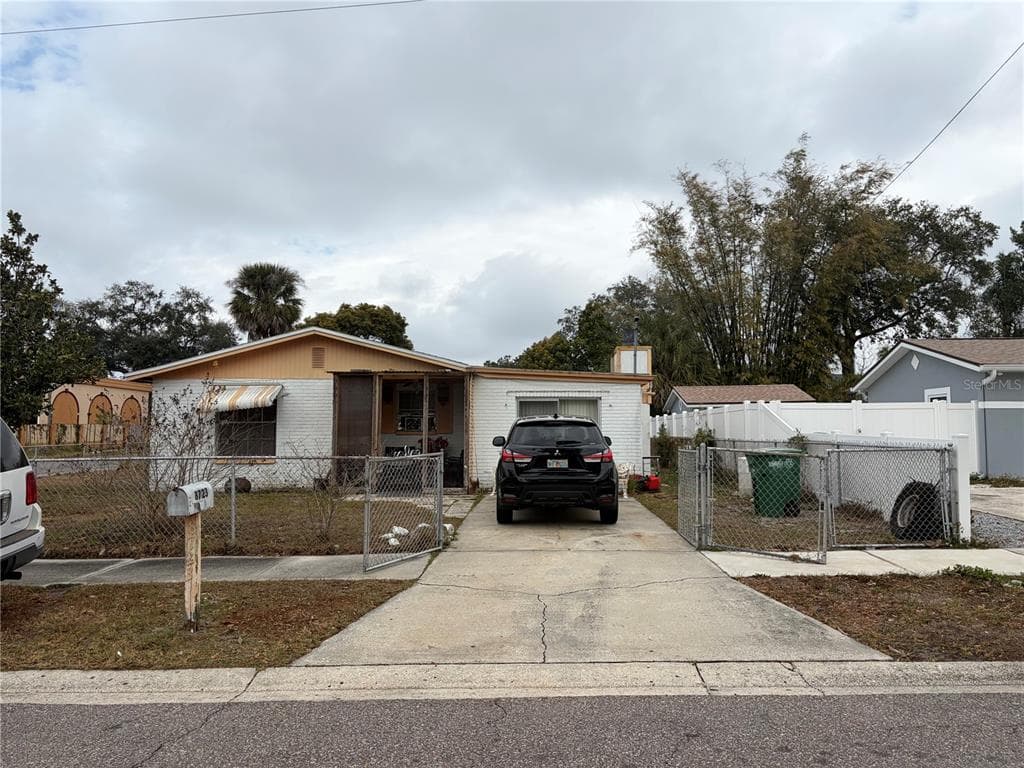8723 N RIVER FOREST CIRCLE TAMPA, FL 33604