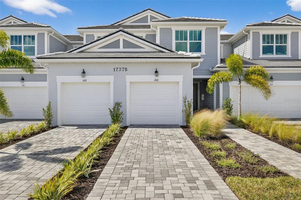 17375 MOONFLOWER DRIVE UNIT 202 VENICE, FL 34293