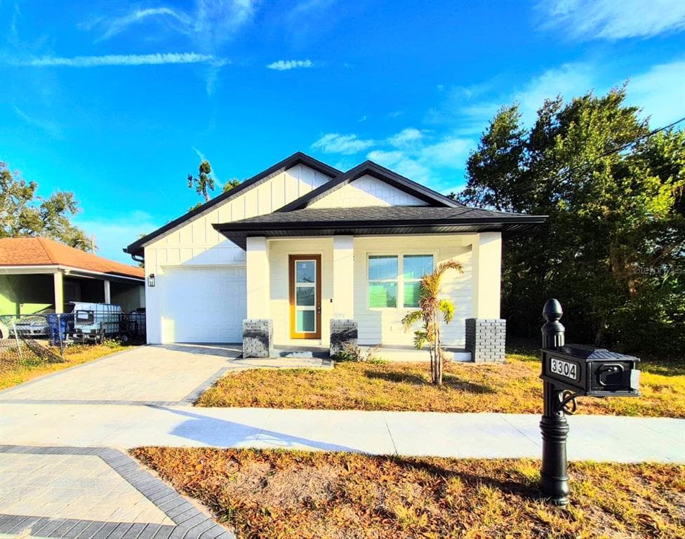 3304 E NORTH BAY STREET TAMPA, FL 33610