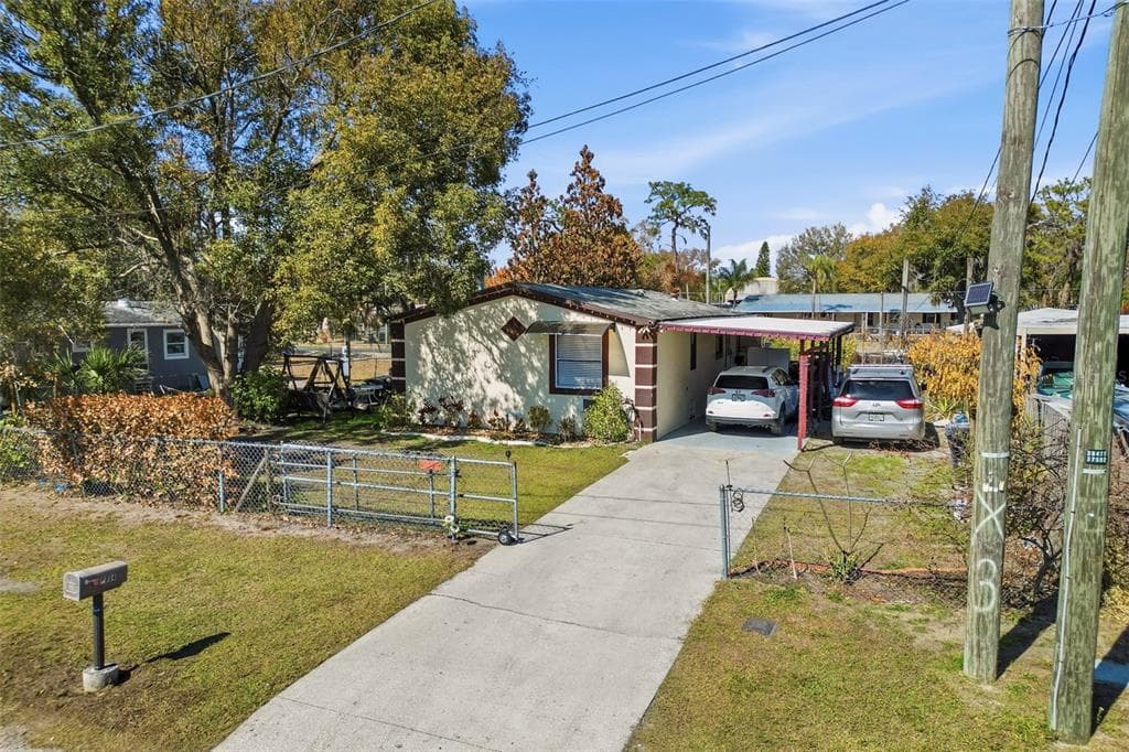 8804 FOURESS LANE GIBSONTON, FL 33534