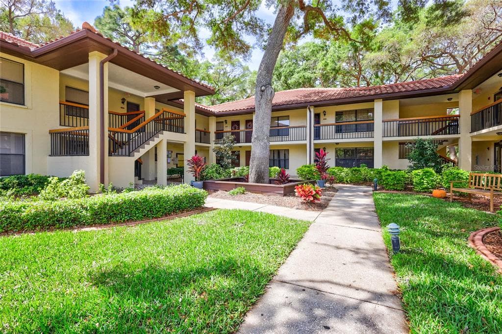 110 HAMMOCK PINE BOULEVARD CLEARWATER, FL 33761