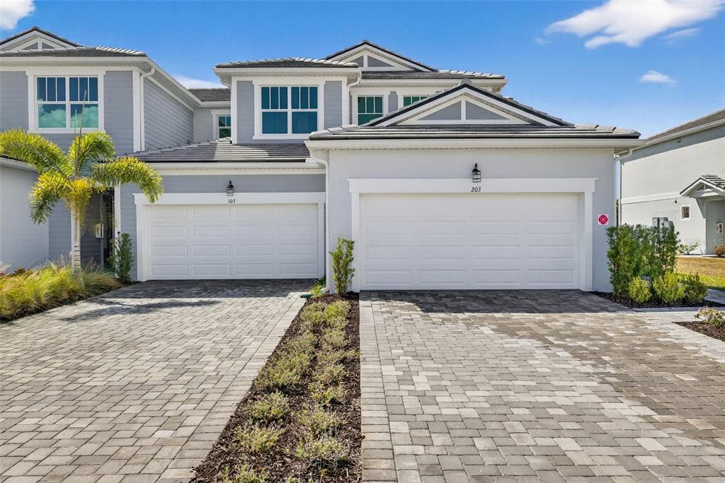 17375 MOONFLOWER DRIVE UNIT 203 VENICE, FL 34293