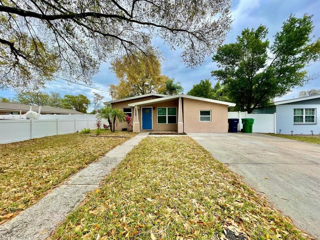 909 N EXCELDA AVENUE TAMPA, FL 33609