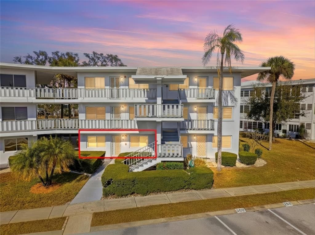 11201 80TH AVE UNIT 102 SEMINOLE, FL 33772