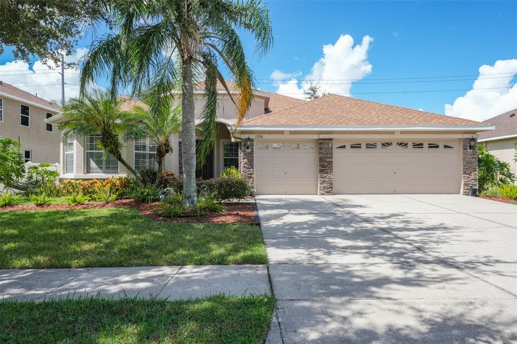 1204 FACET VIEW WAY VALRICO, FL 33594