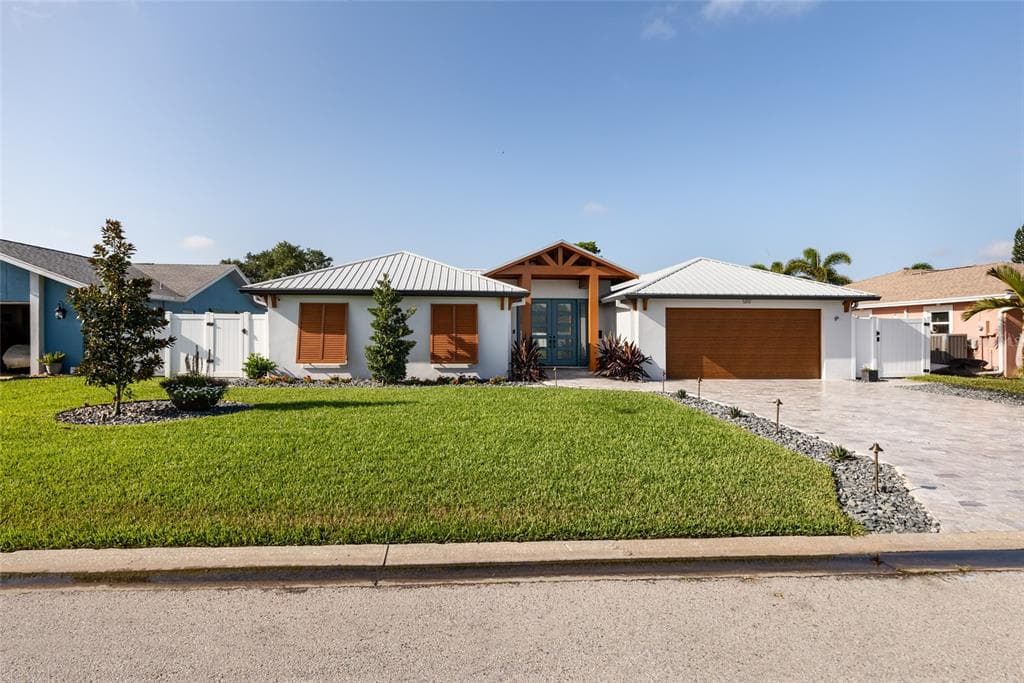 120 97TH AVENUE NE ST PETERSBURG, FL 33702