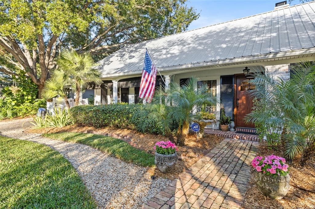 1904 S HESPERIDES STREET