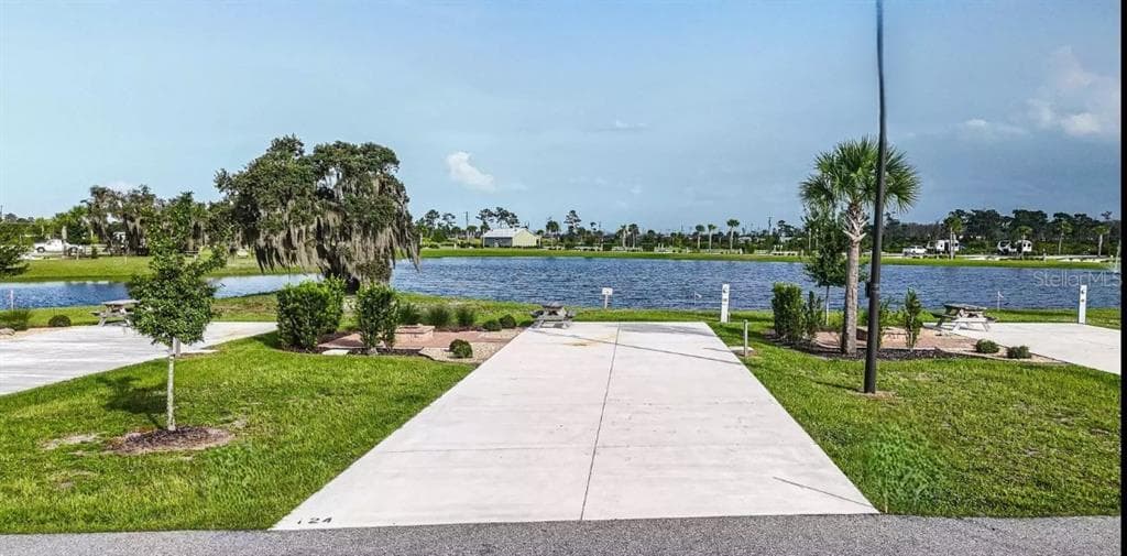 124 RHETT BOULEVARD E LAKE WALES, FL 33898