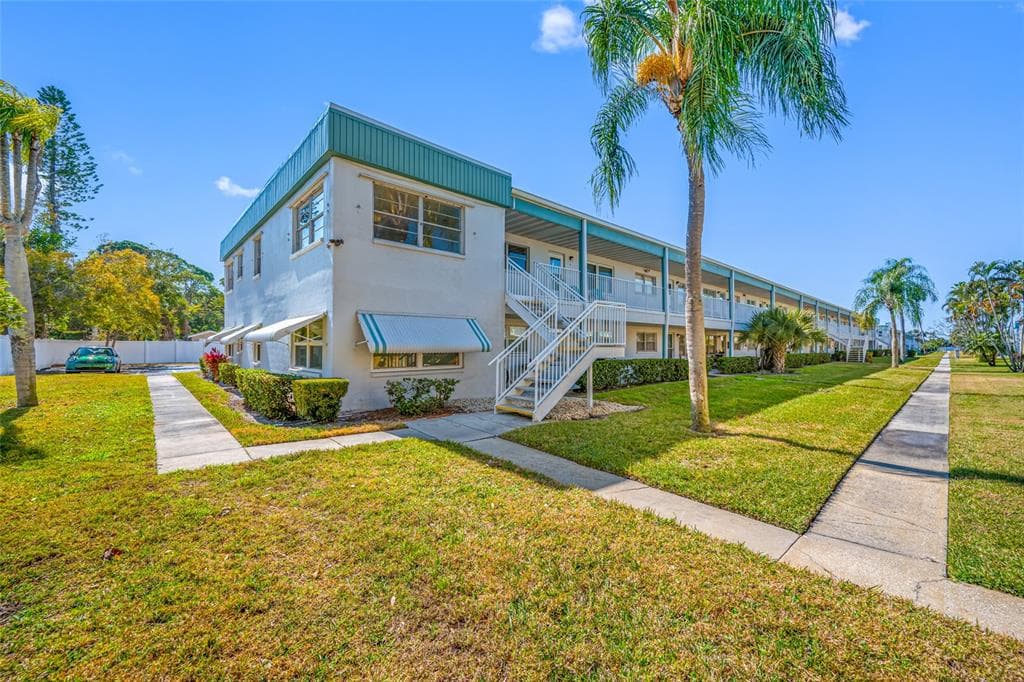 5217 81ST STREET N UNIT 16 ST PETERSBURG, FL 33709