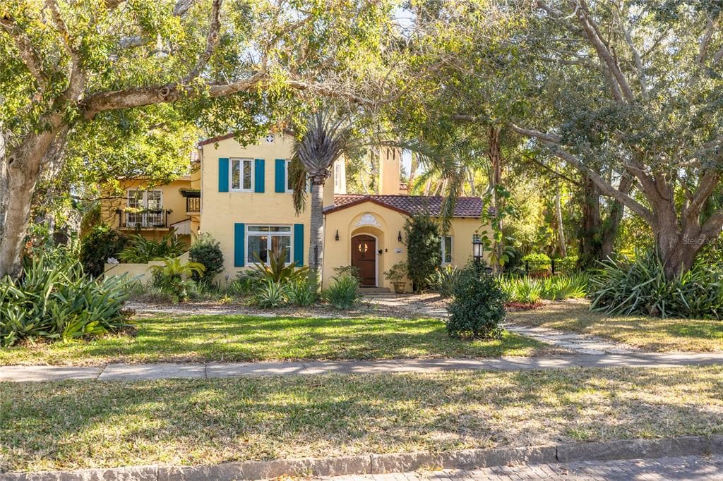 438 VILLAGRANDE AVENUE S ST PETERSBURG, FL 33707