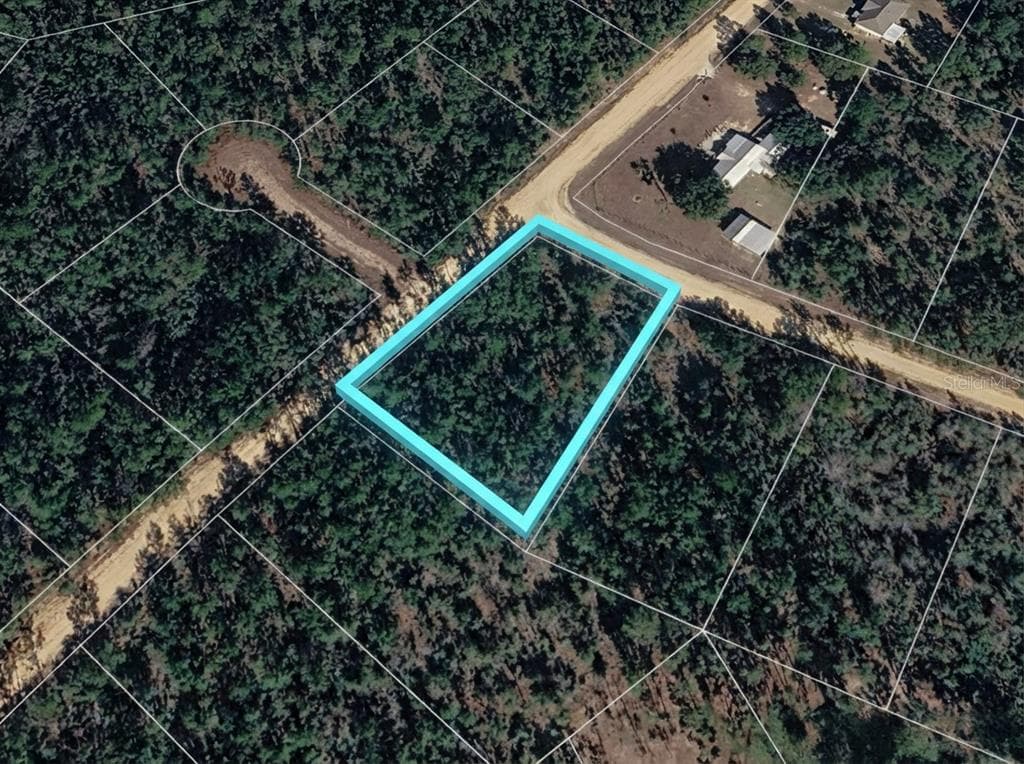 DESHUTES DRIVE ALFORD, FL 32420
