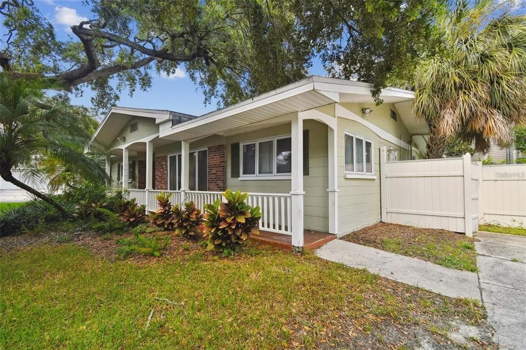 2302 S ARRAWANA AVENUE TAMPA, FL 33629