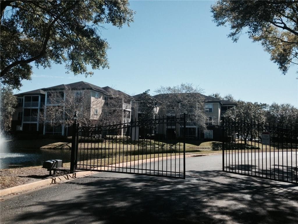 10028 STRAFFORD OAK COURT UNIT 722 TAMPA, FL 33624