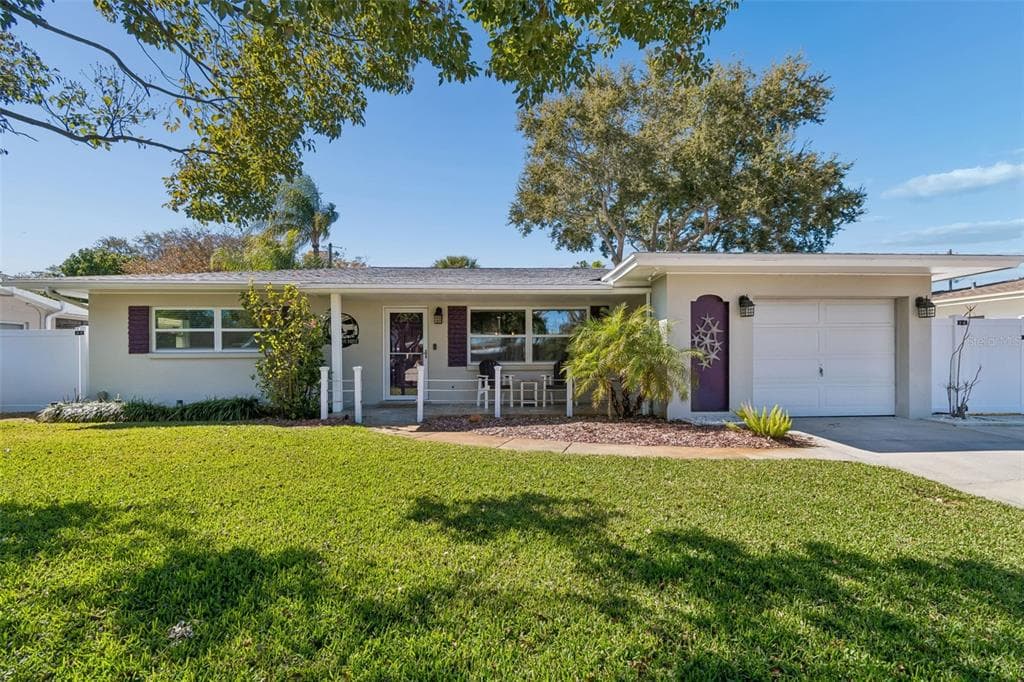 1450 SAN ROY DRIVE DUNEDIN, FL 34698