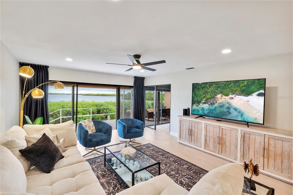 3887 CATALINA DRIVE BRADENTON, FL 34210
