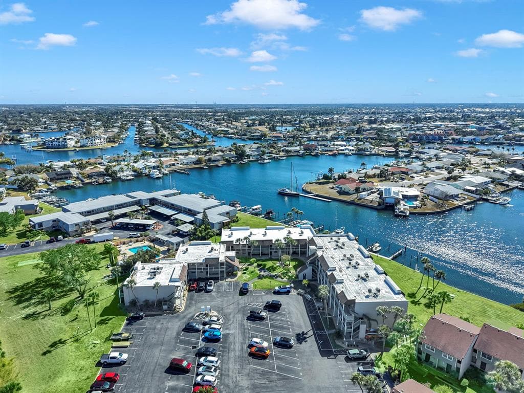 1028 APOLLO BEACH BOULEVARD UNIT 204 APOLLO BEACH, FL 33572