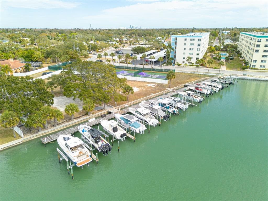 5814 SKIMMER POINT BOULEVARD S GULFPORT, FL 33707