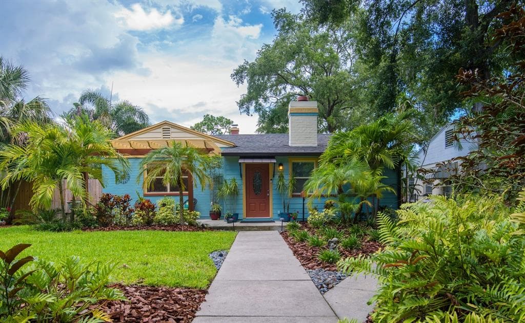 135 17TH AVENUE N ST PETERSBURG, FL 33704