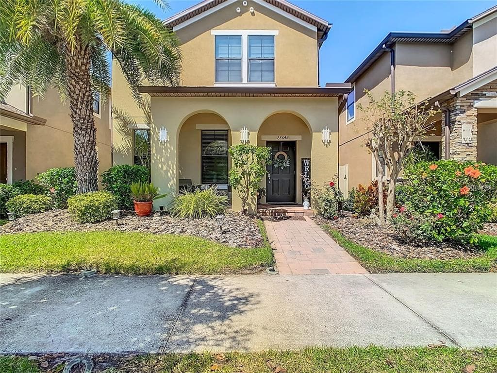 28642 TRANQUIL LAKE CIRCLE WESLEY CHAPEL, FL 33543