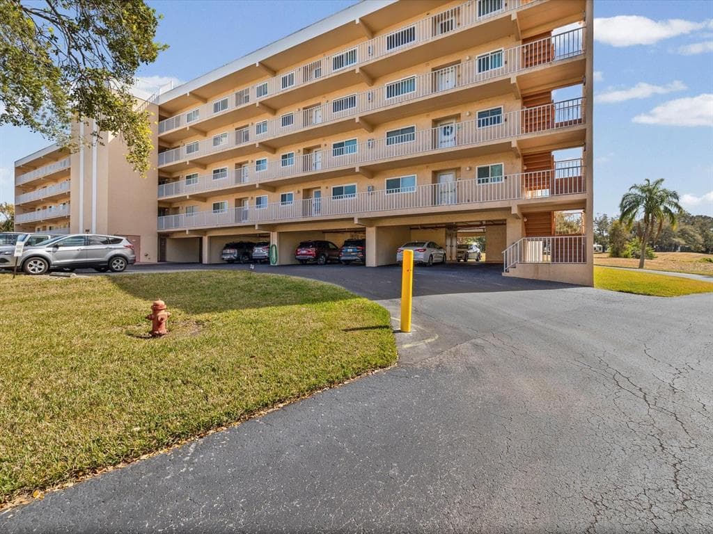 9461 HARBOR GREENS WAY UNIT 207 SEMINOLE, FL 33776