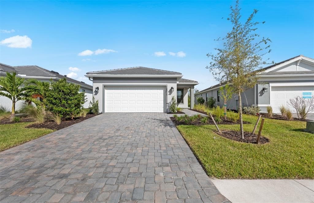 18917 INDIAN ROCK PLACE LAKEWOOD RANCH, FL 34211