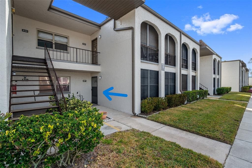 7701 STARKEY ROAD UNIT 237 SEMINOLE, FL 33777