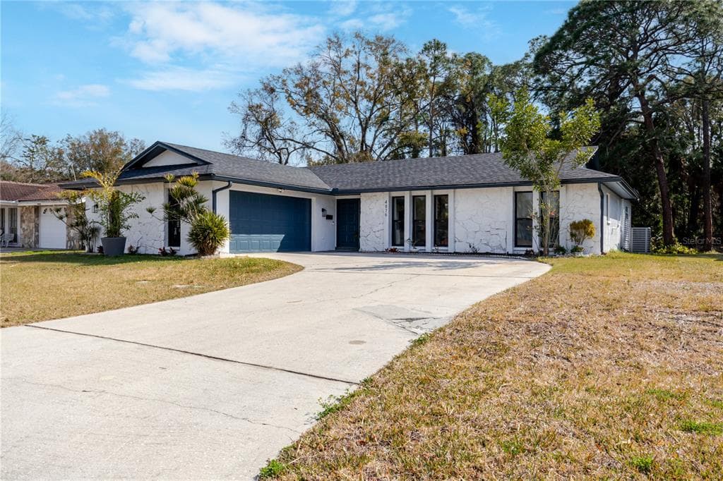 4876 SHELL STREAM BOULEVARD NEW PORT RICHEY, FL 34652