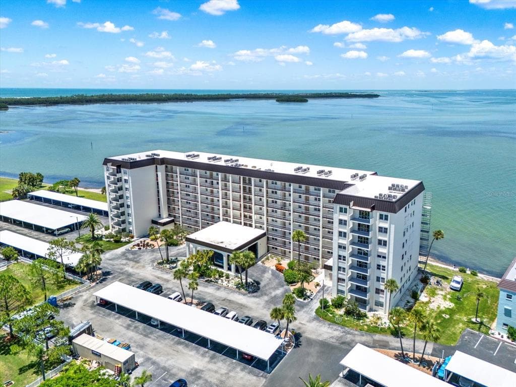 9 HAIG PLACE UNIT 612 DUNEDIN, FL 34698